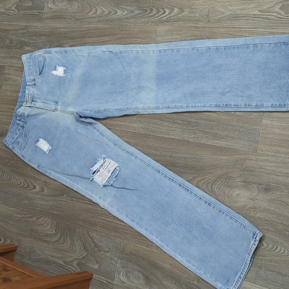 ❤️5/$25 EUC Shein Distressed Jeans - Picture 1 of 5